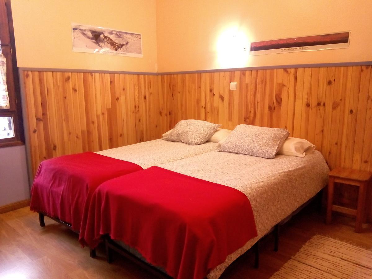 Albergue El Ultimo Bucardo Linas de Broto Luaran gambar