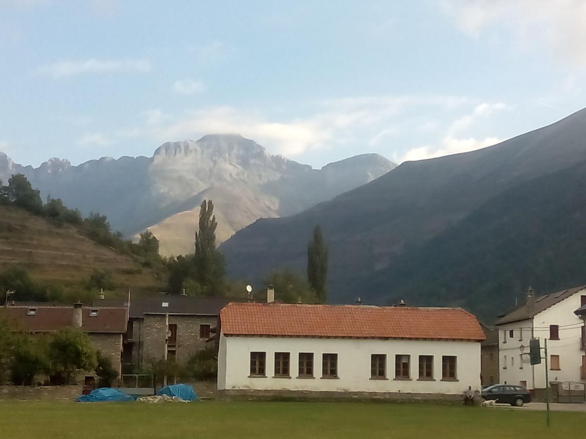 Albergue El Ultimo Bucardo Linas de Broto Luaran gambar