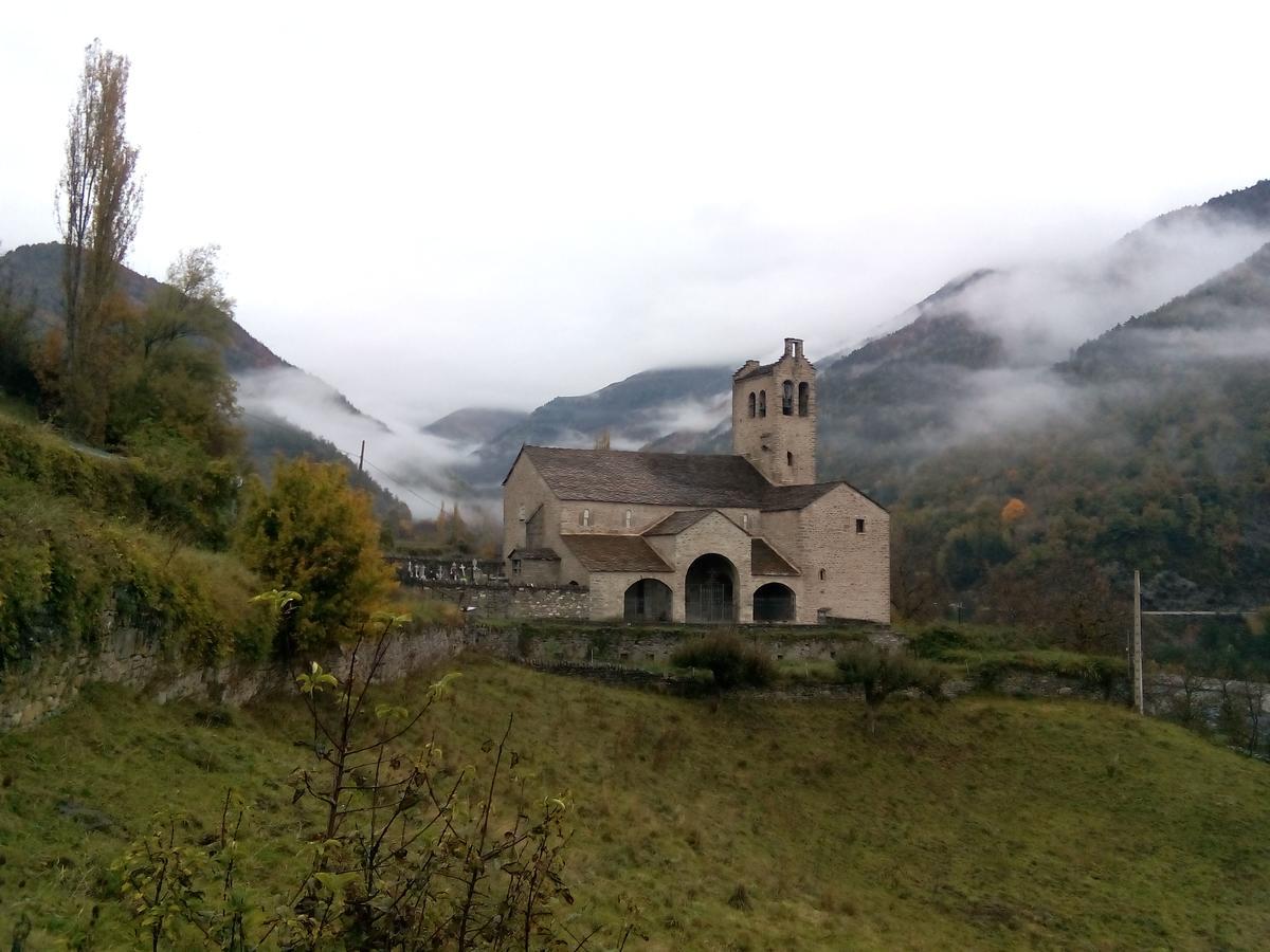Albergue El Ultimo Bucardo Linas de Broto Luaran gambar